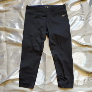 Calvin Klein Performance Wick Ruched Capri Legging